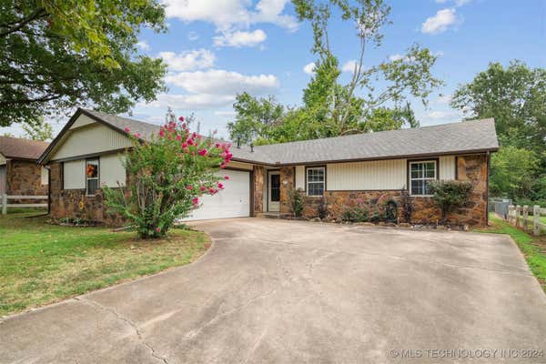 1102 S WEWOKA AVE, CLAREMORE, OK 74017 - Image 1