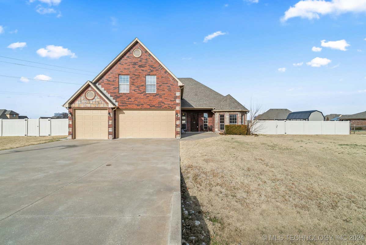 6235 E 144TH ST N, COLLINSVILLE, OK 74021, photo 1 of 39