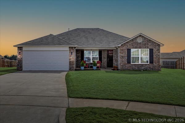 1313 E TOLEDO ST, BROKEN ARROW, OK 74012, photo 1 of 39