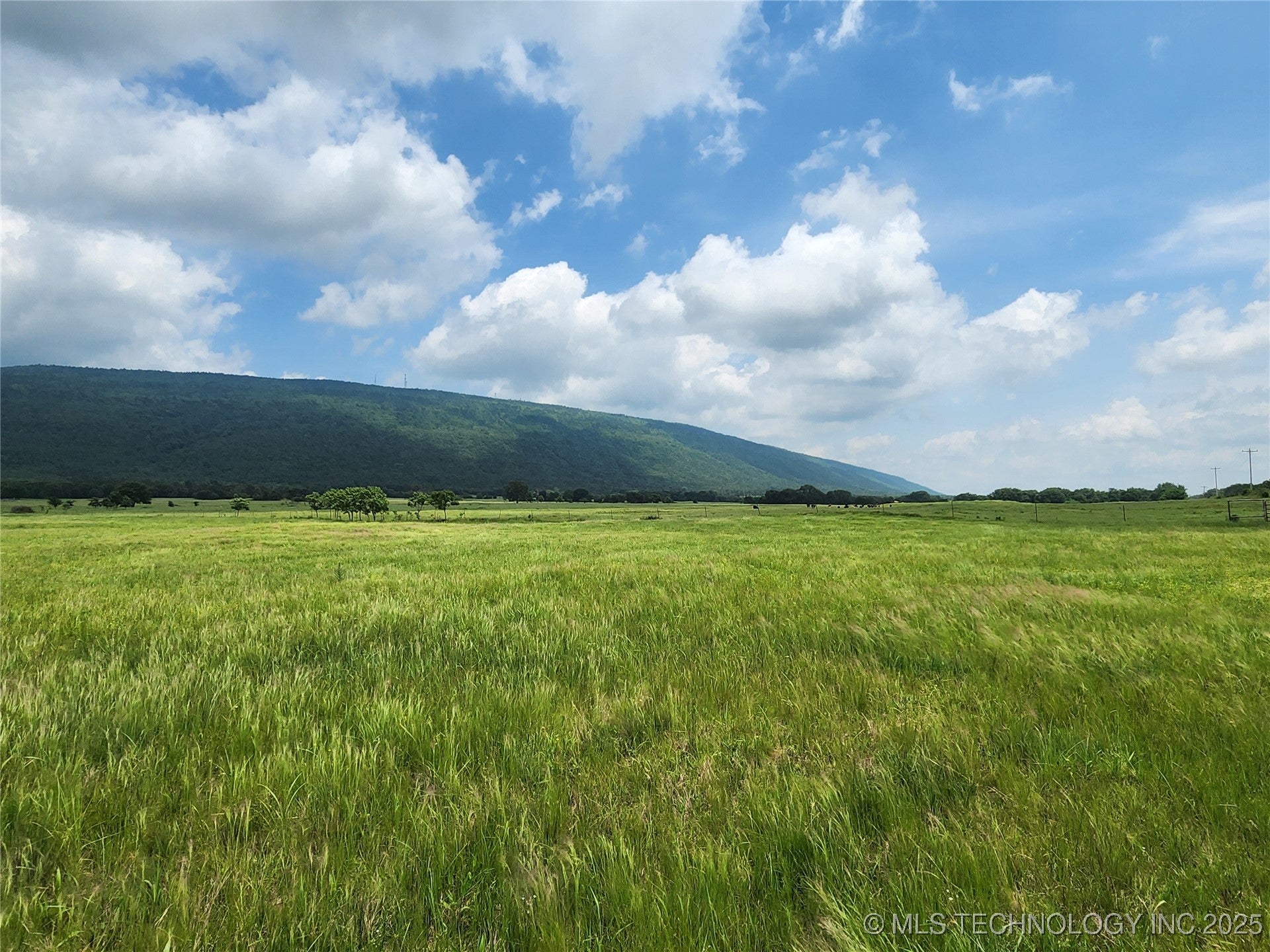 Talihina, Oklahoma, 74571, United States, ,2 BathroomsBathrooms,Residential,Active,1820338