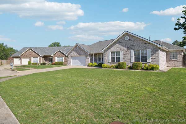 225 SE 15TH CT, PRYOR, OK 74361, photo 2 of 31