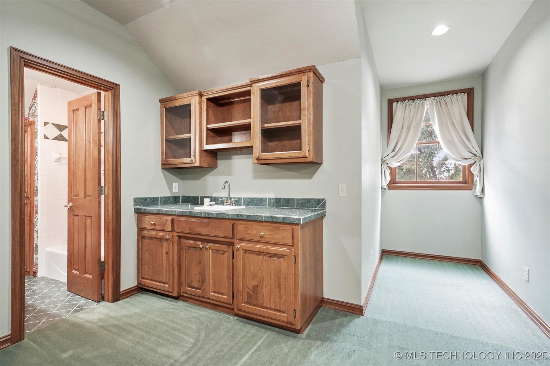 Tulsa, Oklahoma, 74137, United States, 5 Bedrooms Bedrooms, ,7 BathroomsBathrooms,Residential,Active,1954031