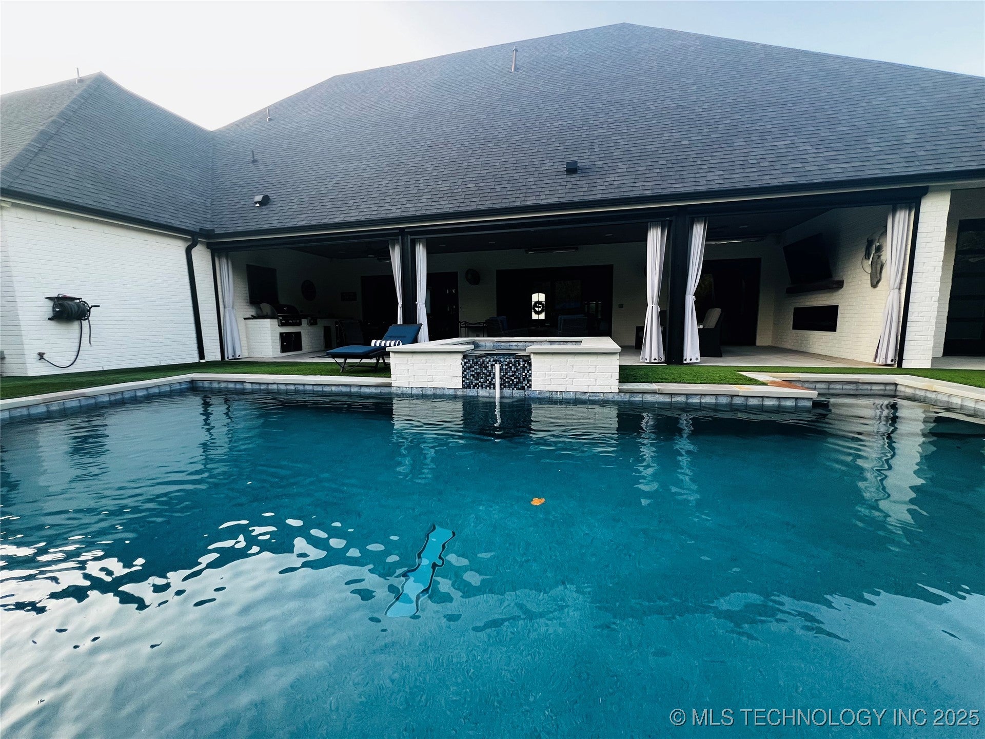 Muskogee, Oklahoma, 74403, United States, 4 Bedrooms Bedrooms, ,6 BathroomsBathrooms,Residential,Active,1945479