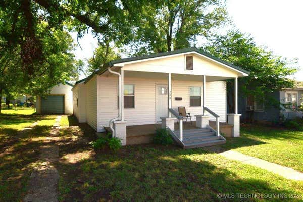 208 E WALNUT ST, STILWELL, OK 74960 - Image 1