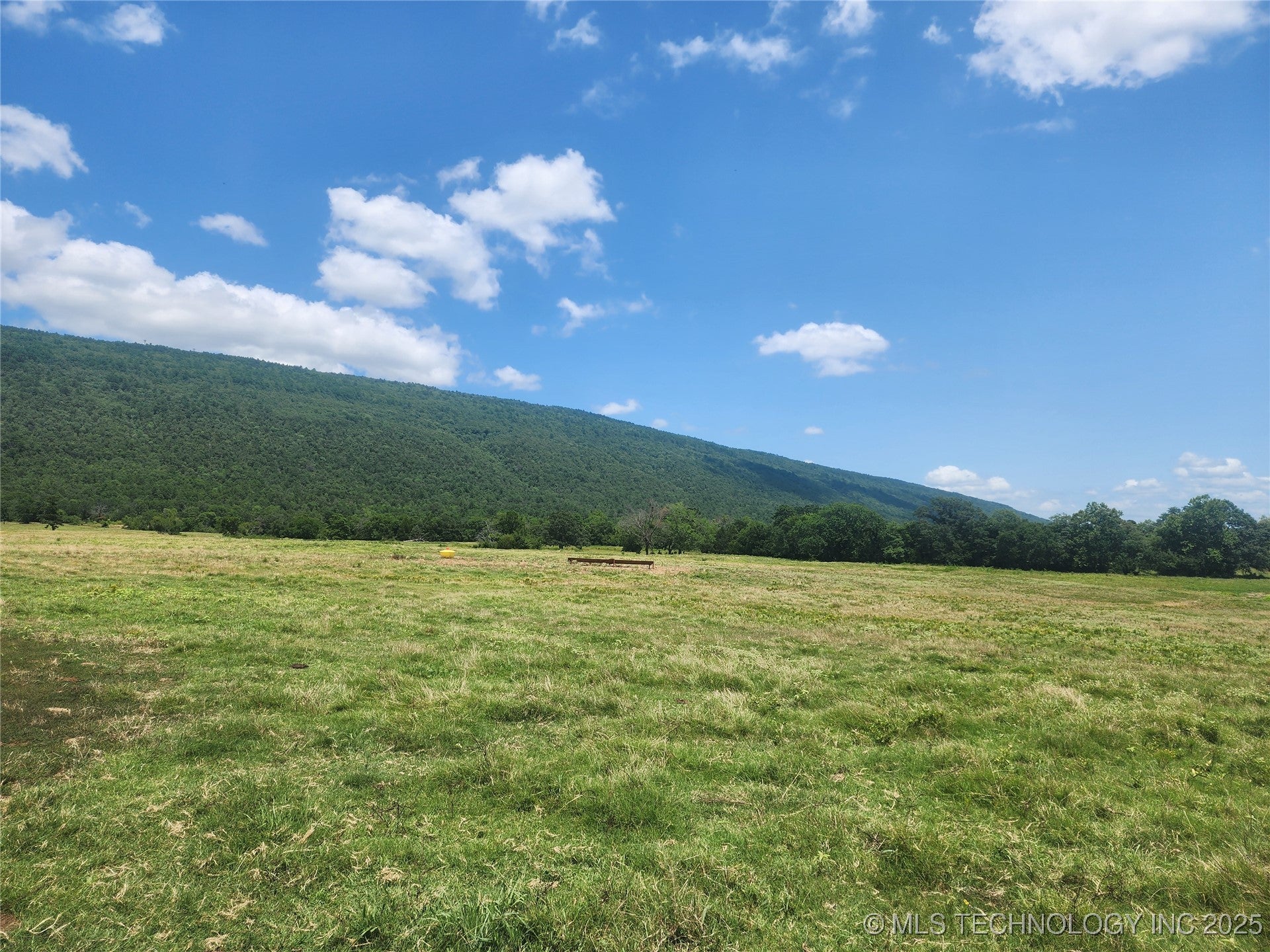 Talihina, Oklahoma, 74571, United States, ,2 BathroomsBathrooms,Residential,Active,1820338