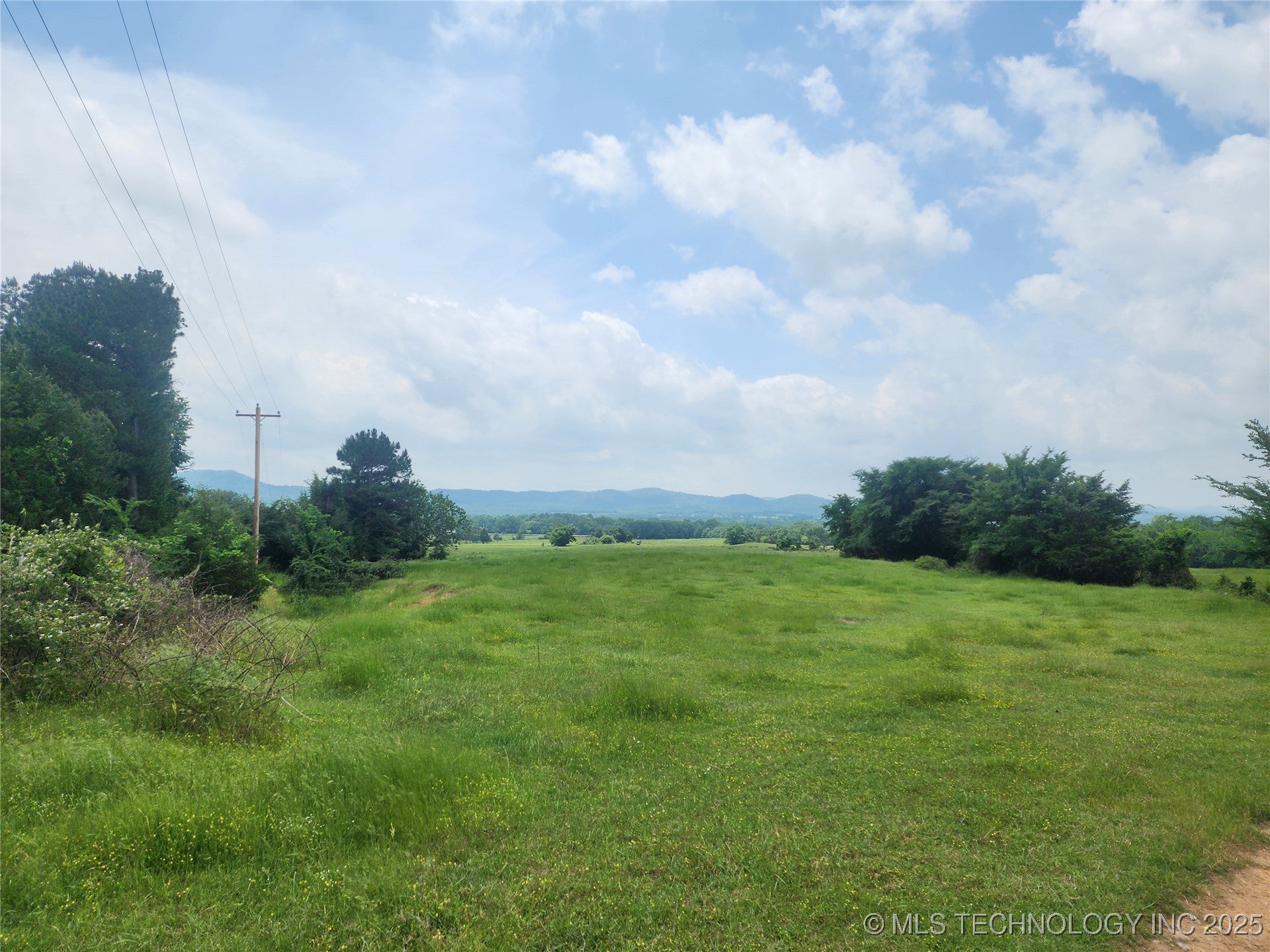 Talihina, Oklahoma, 74571, United States, ,2 BathroomsBathrooms,Residential,Active,1820338