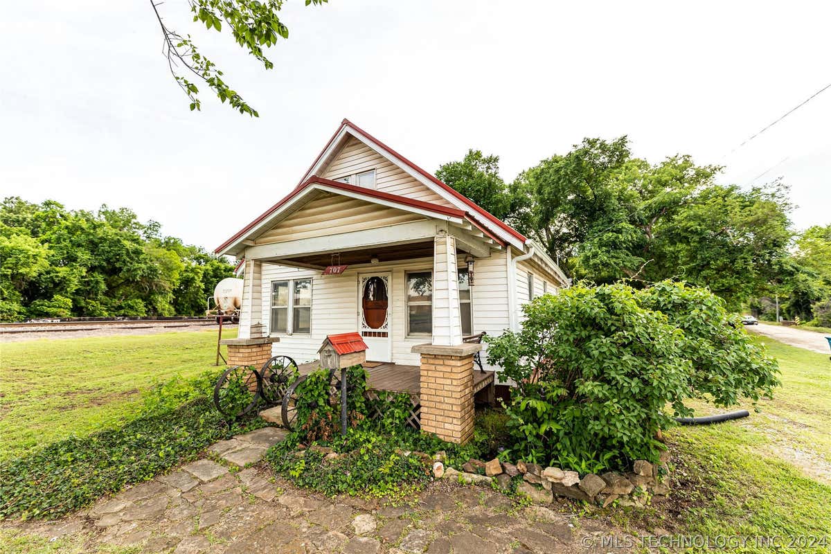 707 KANSAS ST, PAWNEE, OK 74058, photo 1 of 23