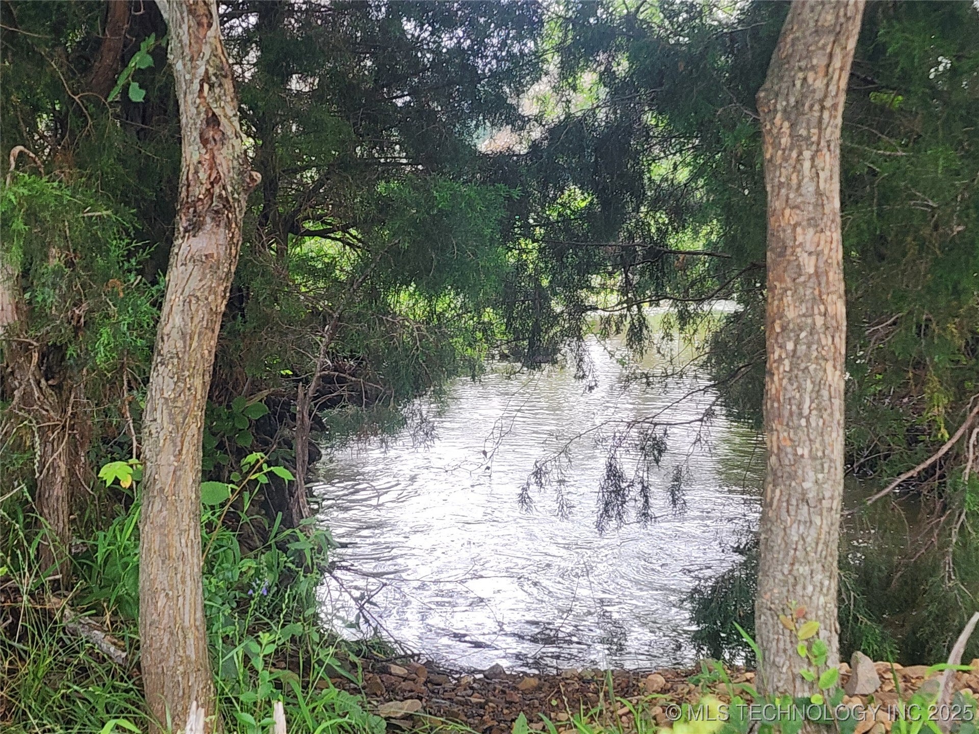 Talihina, Oklahoma, 74571, United States, ,2 BathroomsBathrooms,Residential,Active,1820338