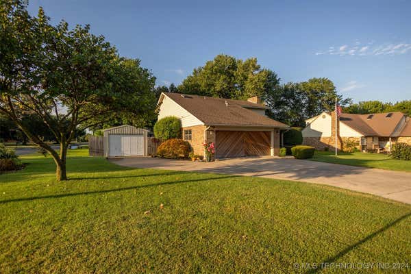 2400 WOODLEAF CT, ARDMORE, OK 73401, photo 2 of 27