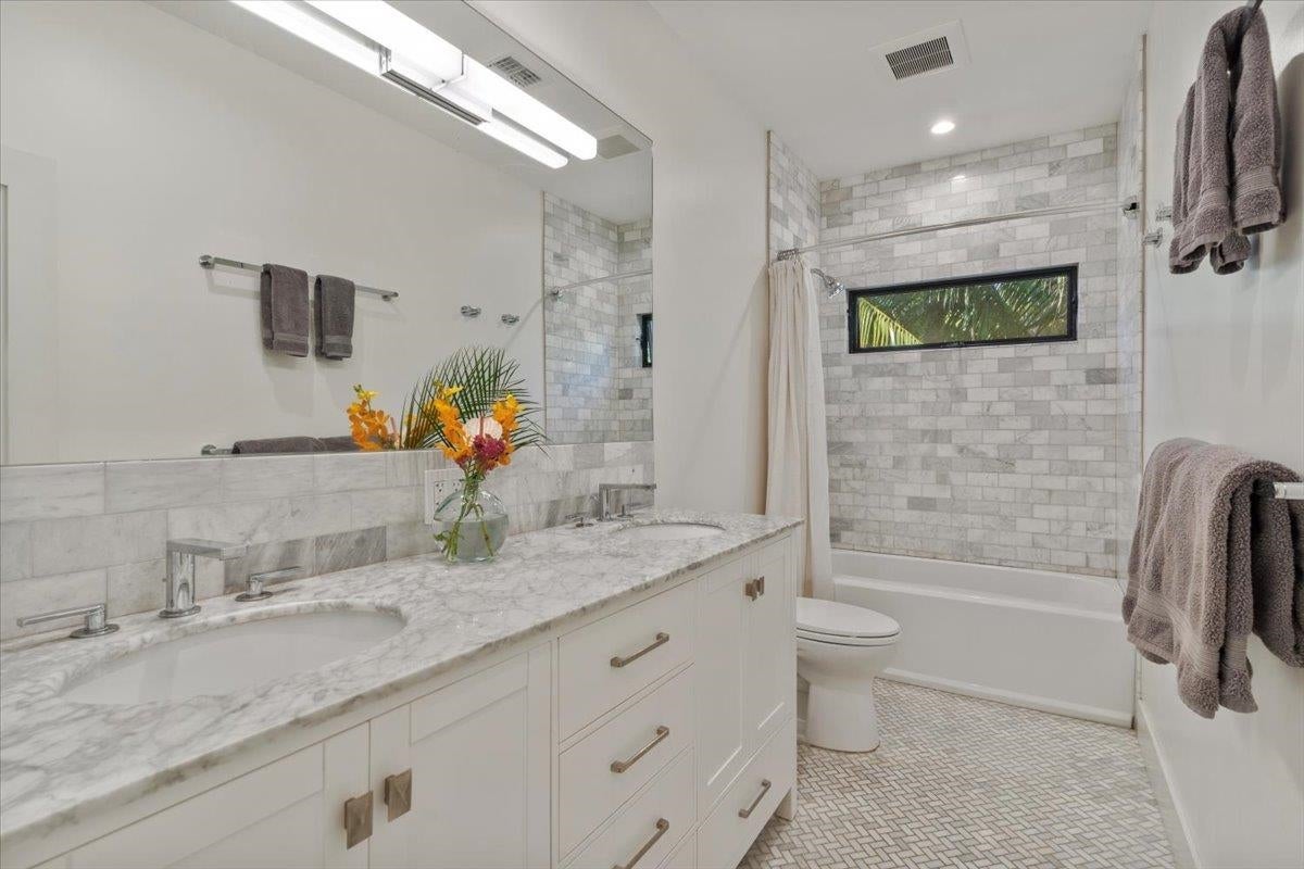 Paia, Hawaii, 96779, United States, 5 Bedrooms Bedrooms, ,3 BathroomsBathrooms,Residential,Active,1843828