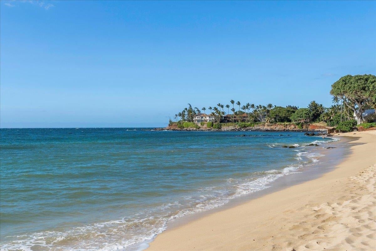 Paia, Hawaii, 96779, United States, 5 Bedrooms Bedrooms, ,3 BathroomsBathrooms,Residential,Active,1843828
