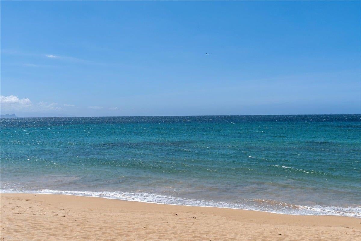 Paia, Hawaii, 96779, United States, 5 Bedrooms Bedrooms, ,3 BathroomsBathrooms,Residential,Active,1843828