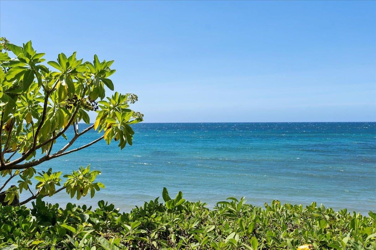 Paia, Hawaii, 96779, United States, 5 Bedrooms Bedrooms, ,3 BathroomsBathrooms,Residential,Active,1843828