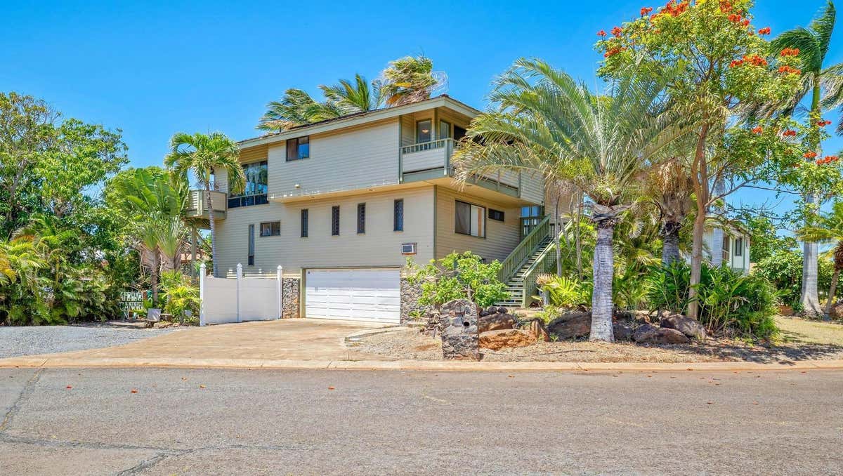 3863 MAHINAHINA ST, LAHAINA, HI 96761, photo 1 of 42