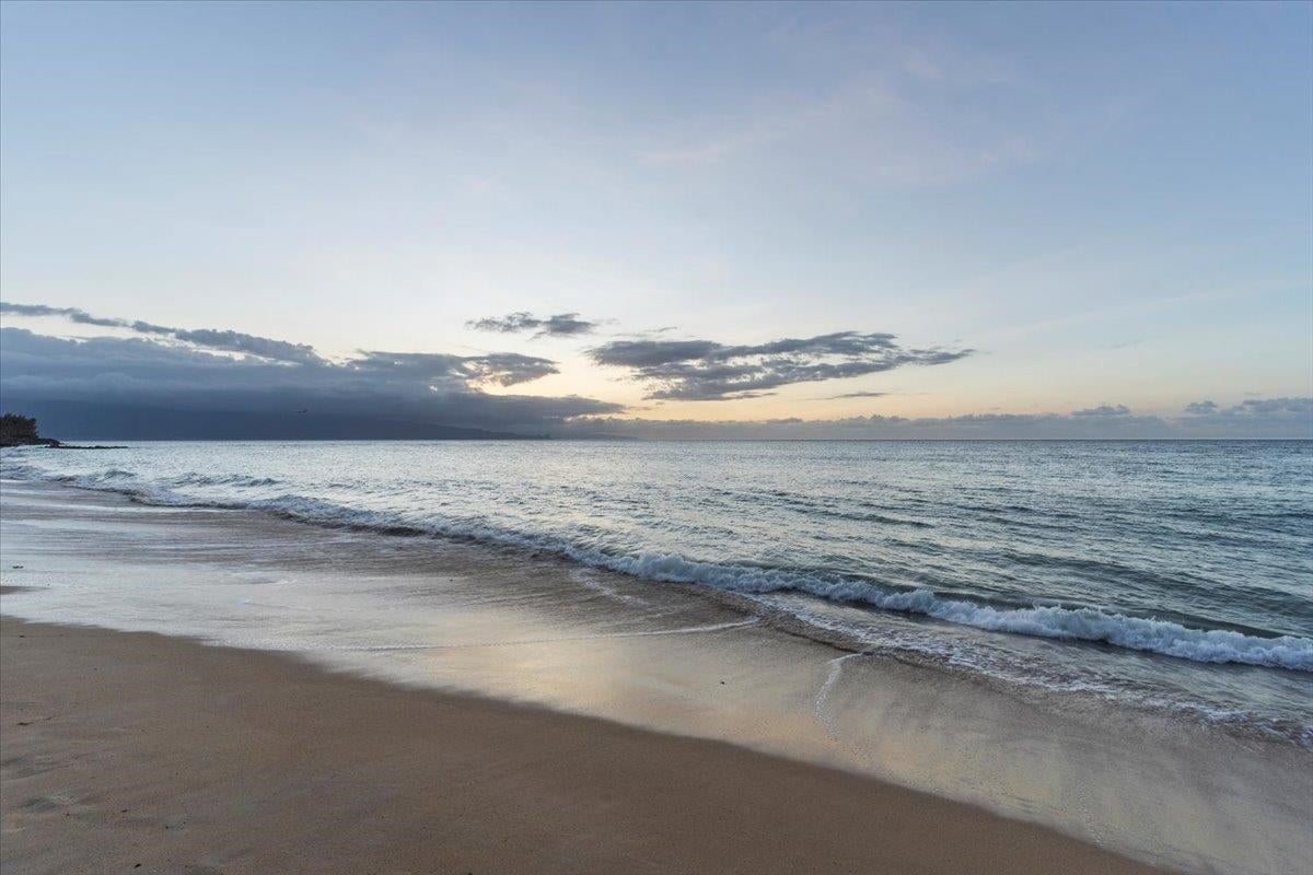 Paia, Hawaii, 96779, United States, 5 Bedrooms Bedrooms, ,3 BathroomsBathrooms,Residential,Active,1843828