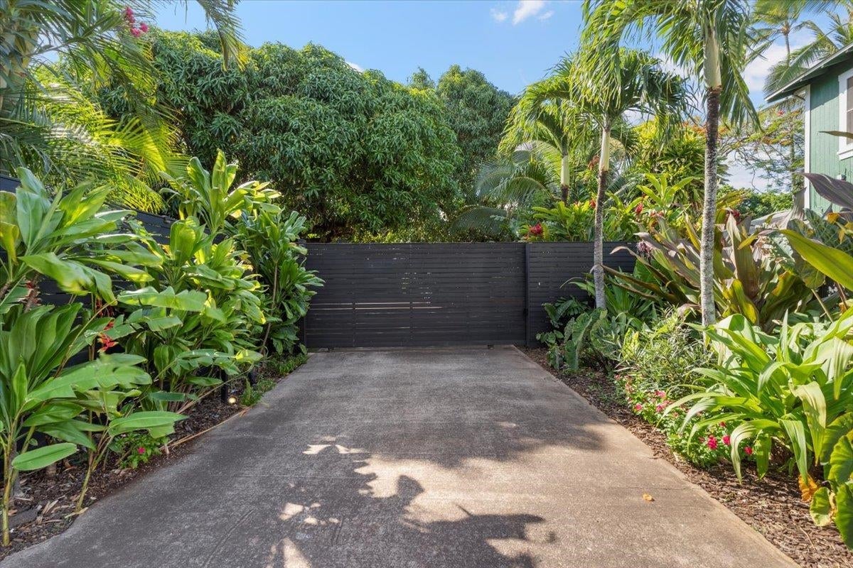 Paia, Hawaii, 96779, United States, 5 Bedrooms Bedrooms, ,3 BathroomsBathrooms,Residential,Active,1843828
