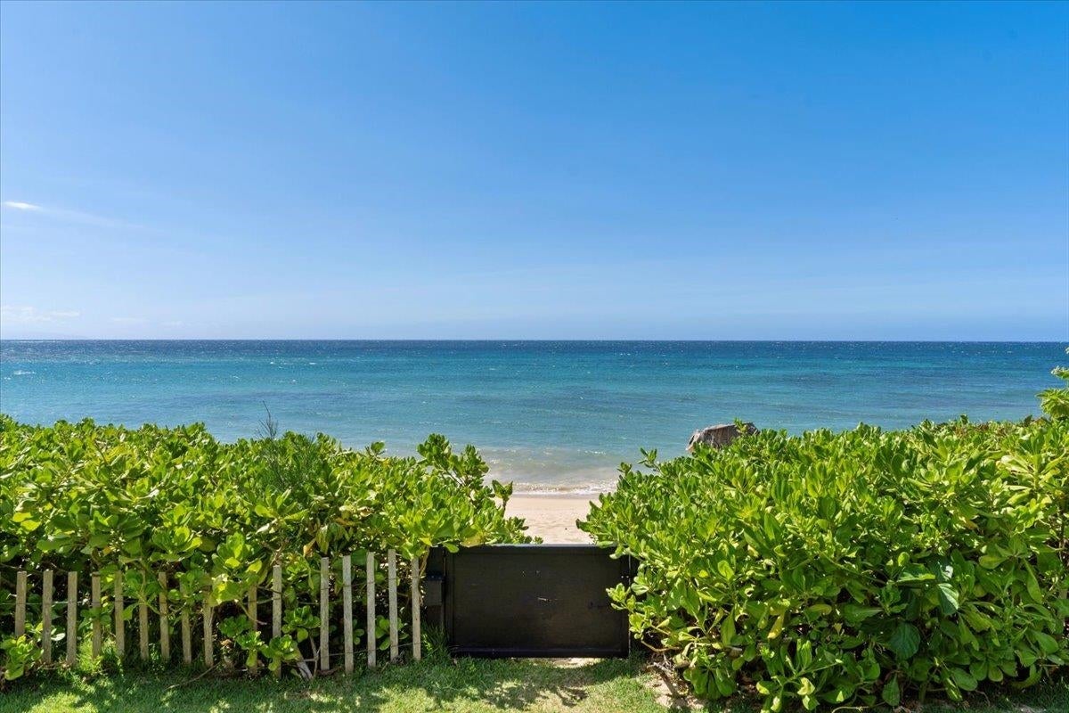 Paia, Hawaii, 96779, United States, 5 Bedrooms Bedrooms, ,3 BathroomsBathrooms,Residential,Active,1843828