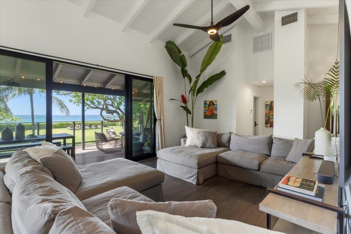 Paia, Hawaii, 96779, United States, 5 Bedrooms Bedrooms, ,3 BathroomsBathrooms,Residential,Active,1843828