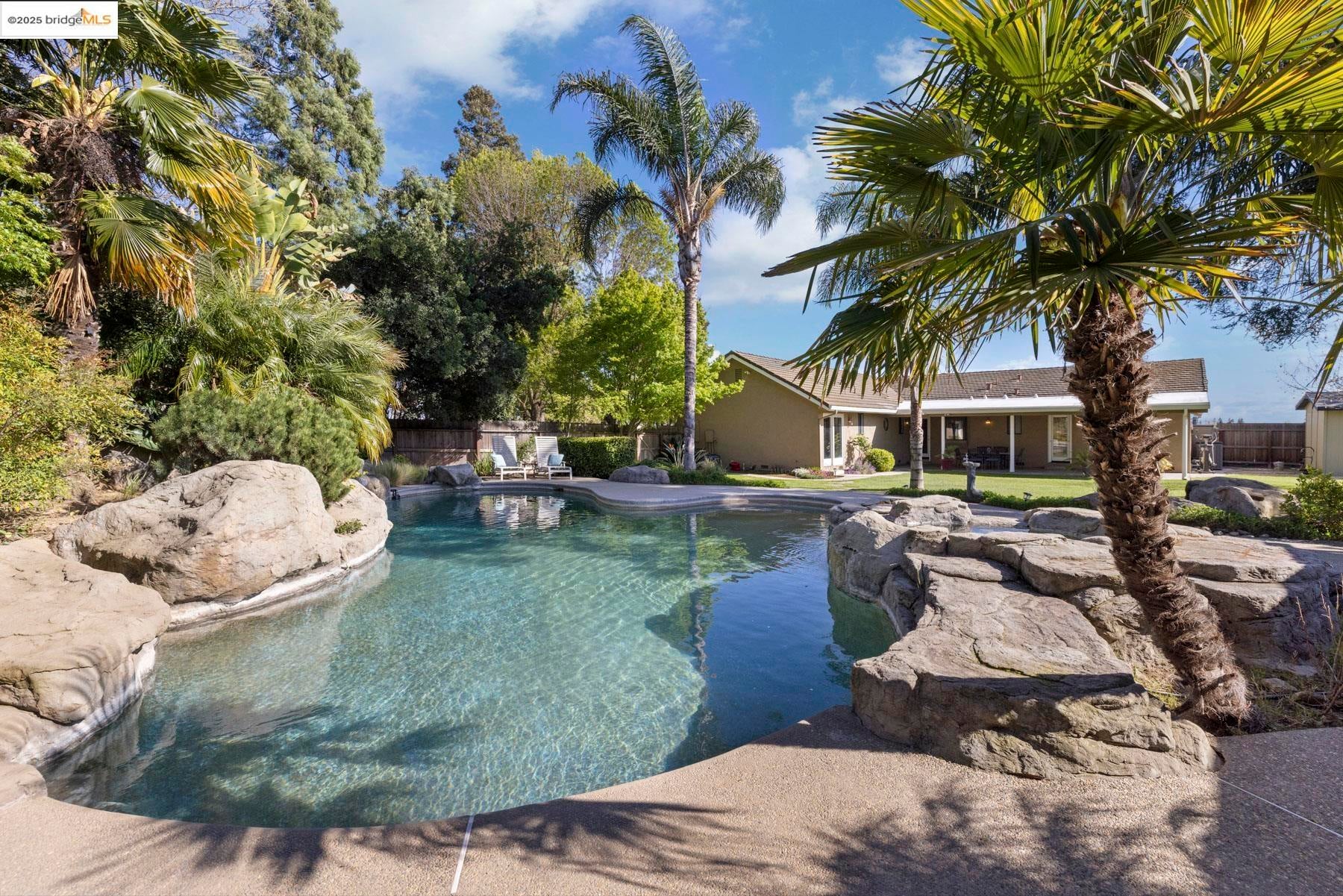 Lodi, California, 95240, United States, 3 Bedrooms Bedrooms, ,4 BathroomsBathrooms,Residential,Active,1952464