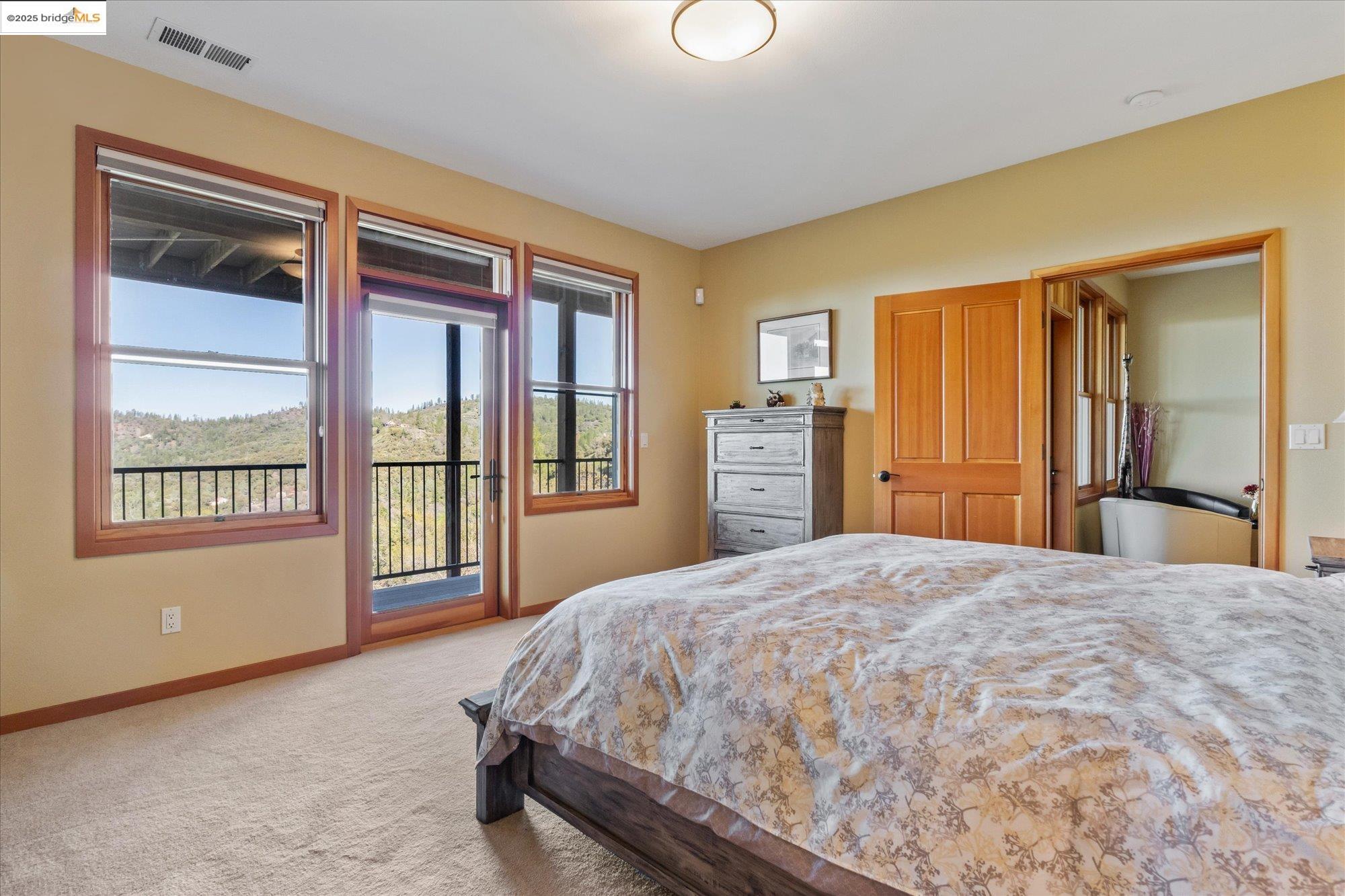 Murphys, California, 95247, United States, 4 Bedrooms Bedrooms, ,5 BathroomsBathrooms,Residential,Active,1987260