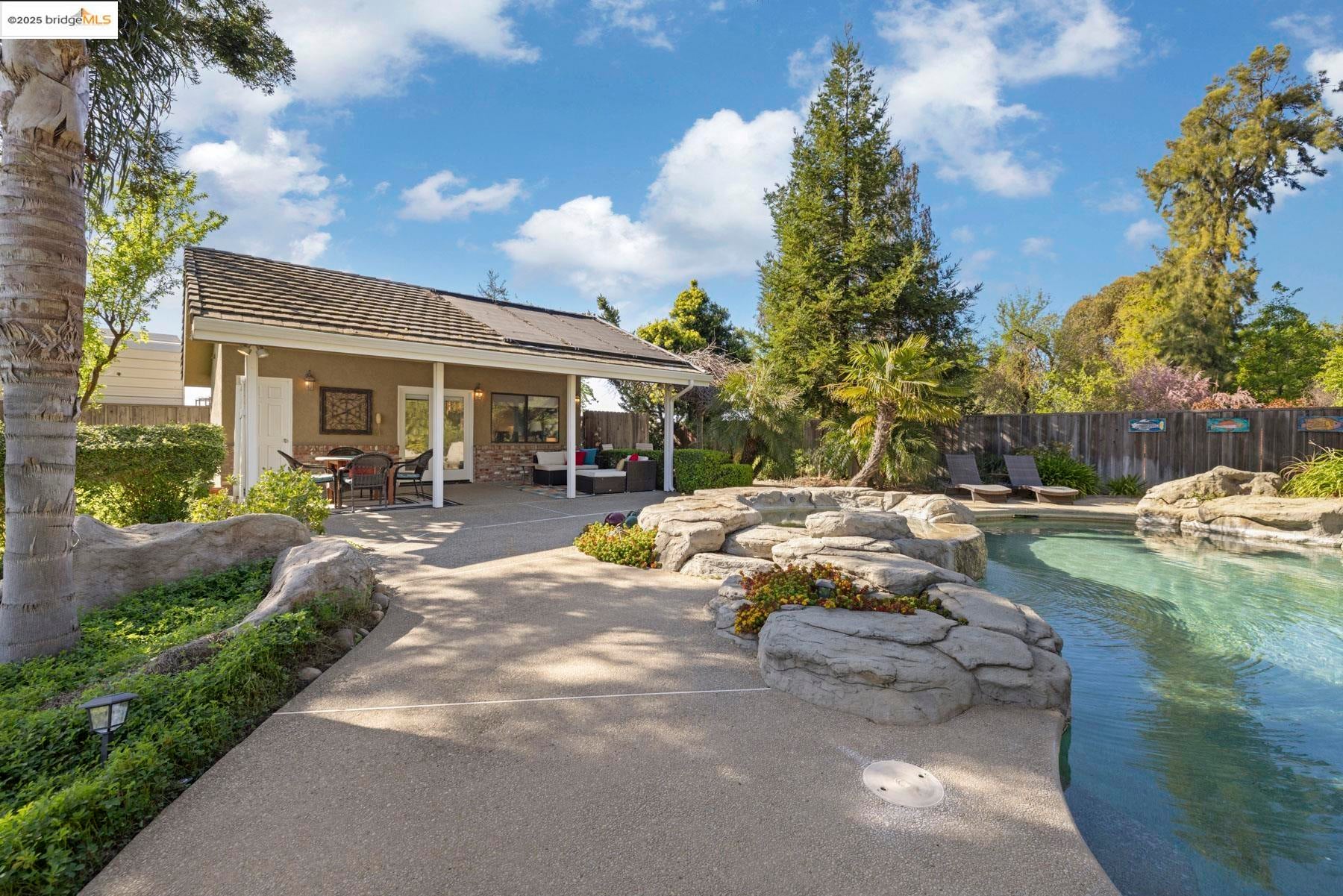 Lodi, California, 95240, United States, 3 Bedrooms Bedrooms, ,4 BathroomsBathrooms,Residential,Active,1952464