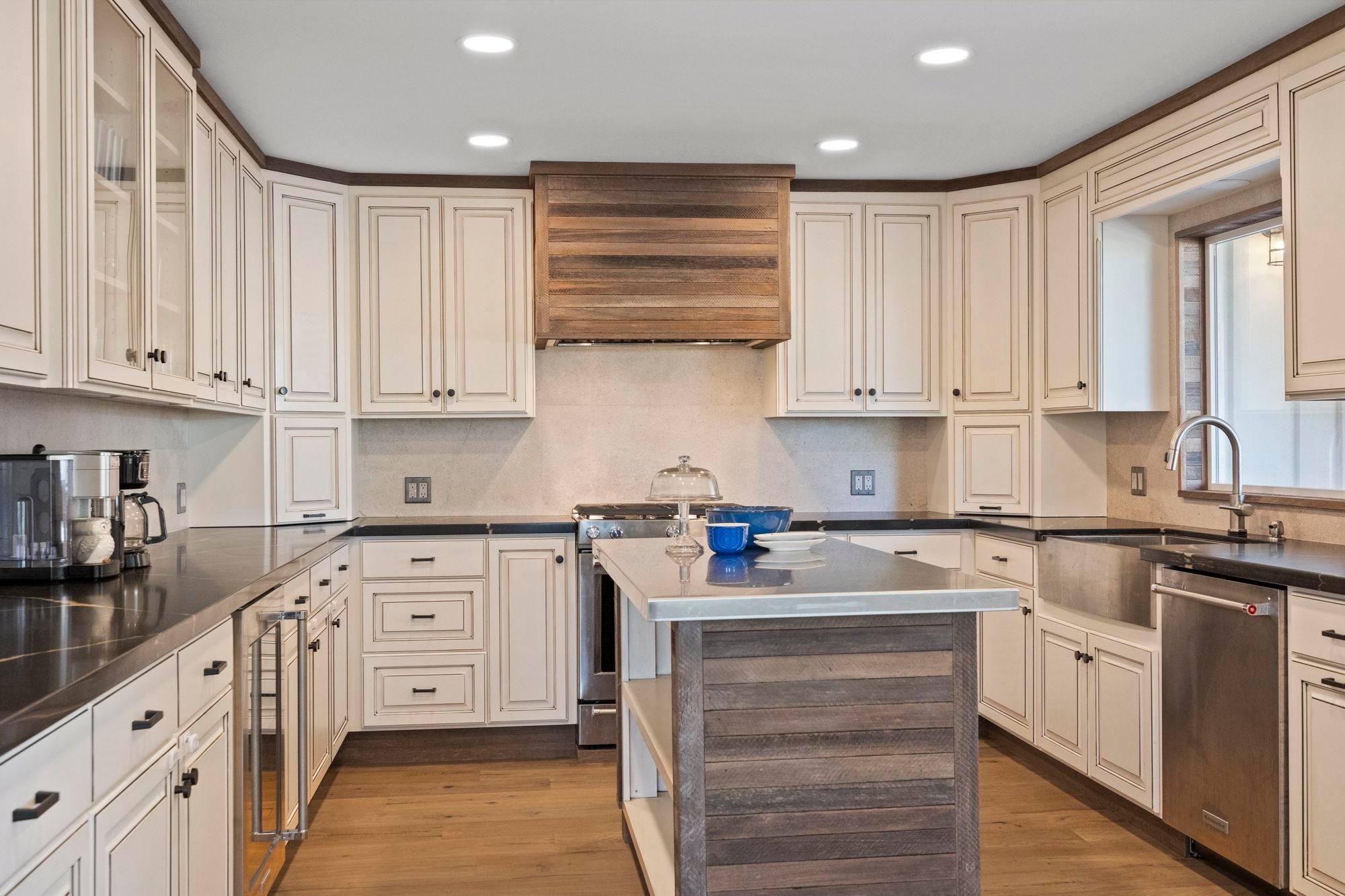 Angels Camp, California, 95222, United States, 4 Bedrooms Bedrooms, ,4 BathroomsBathrooms,Residential,Active,2015240