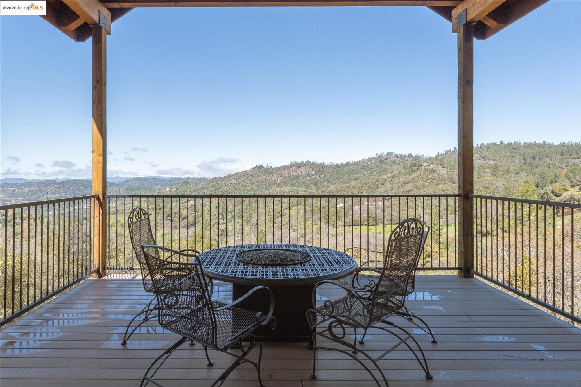 Murphys, California, 95247, United States, 4 Bedrooms Bedrooms, ,5 BathroomsBathrooms,Residential,Active,1987260