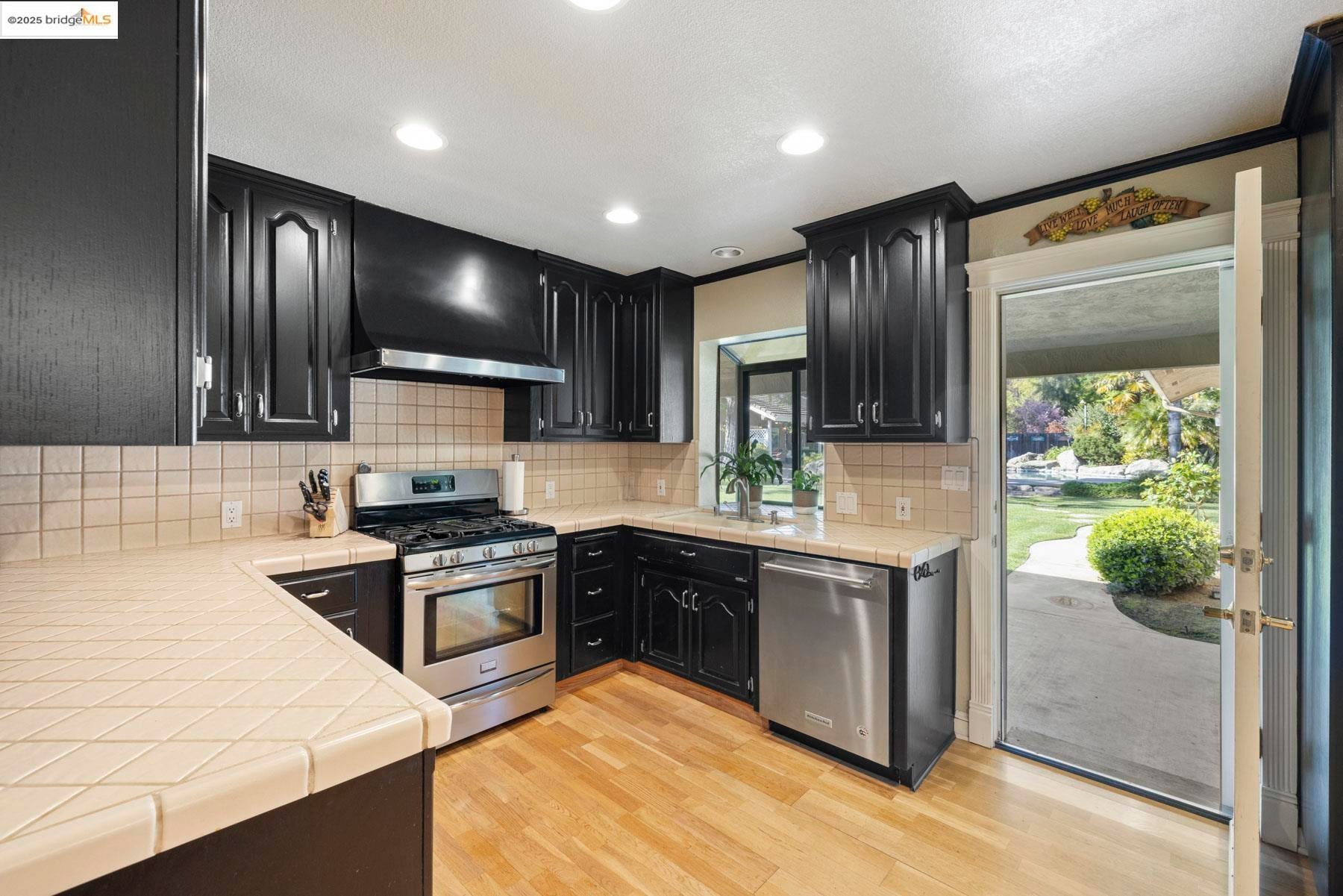 Lodi, California, 95240, United States, 3 Bedrooms Bedrooms, ,4 BathroomsBathrooms,Residential,Active,1952464