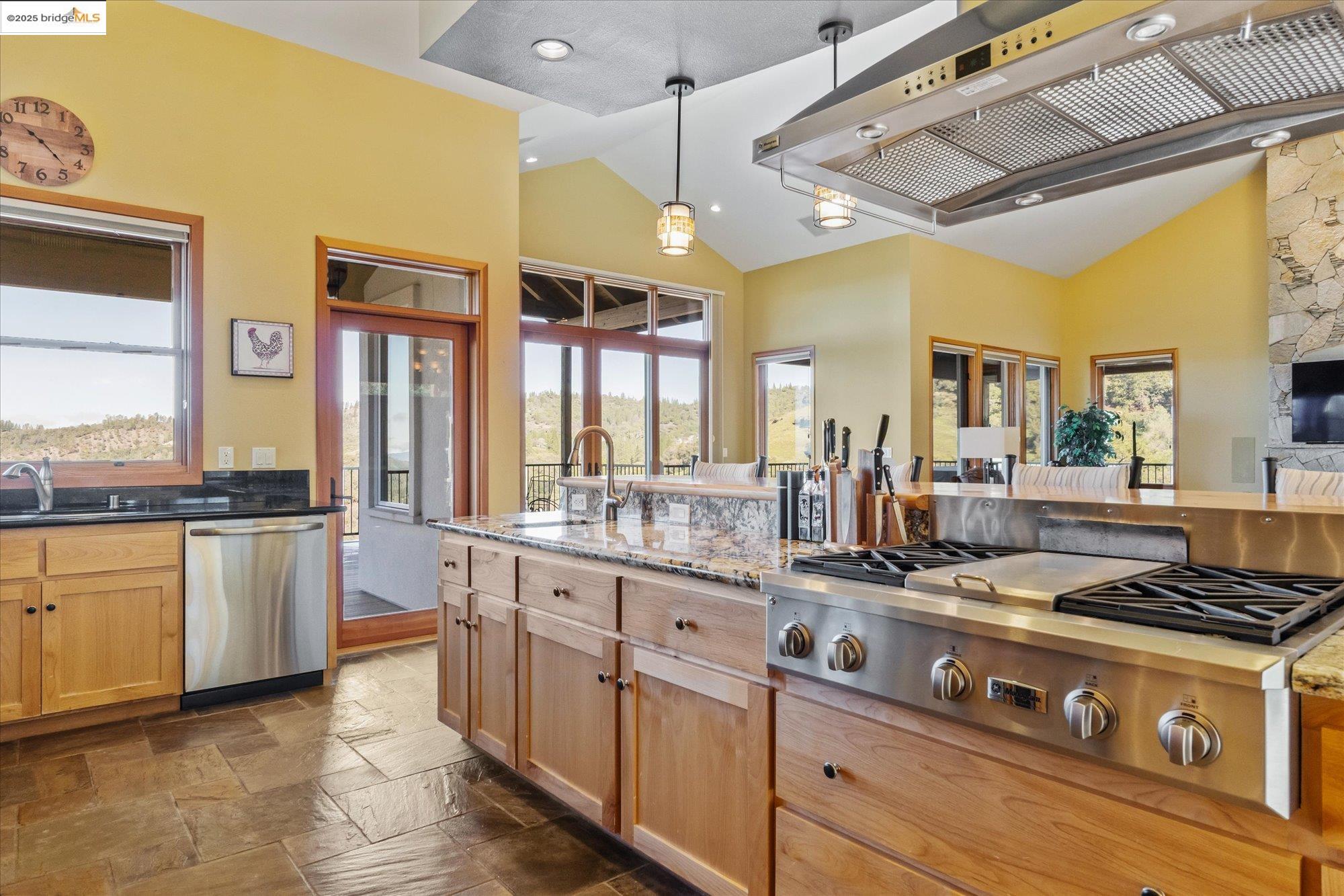 Murphys, California, 95247, United States, 4 Bedrooms Bedrooms, ,5 BathroomsBathrooms,Residential,Active,1987260