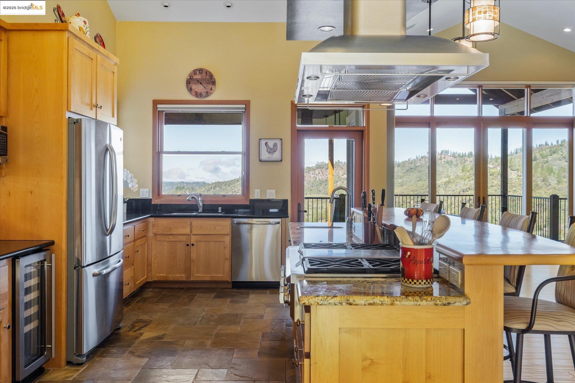 Murphys, California, 95247, United States, 4 Bedrooms Bedrooms, ,5 BathroomsBathrooms,Residential,Active,1987260