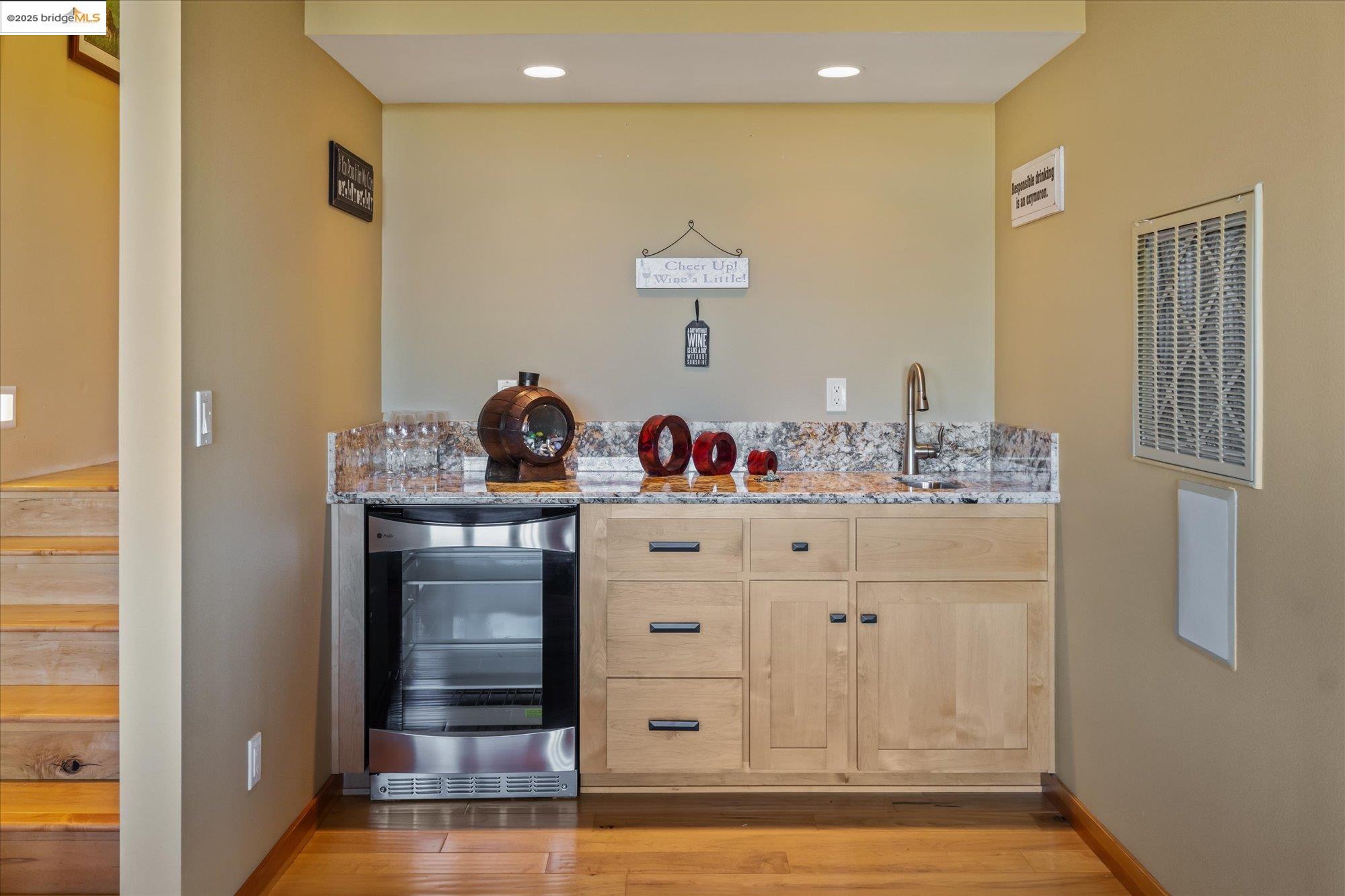 Murphys, California, 95247, United States, 4 Bedrooms Bedrooms, ,5 BathroomsBathrooms,Residential,Active,1987260