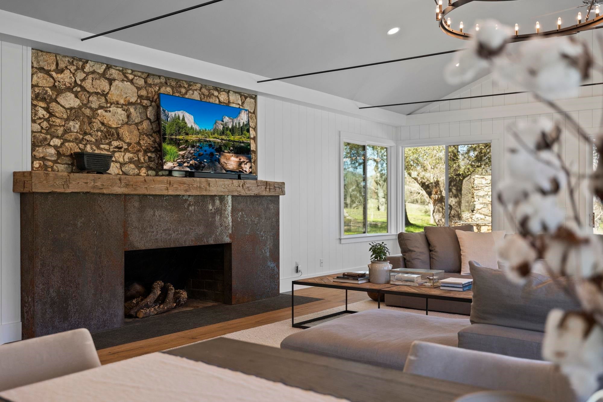 Angels Camp, California, 95222, United States, 4 Bedrooms Bedrooms, ,4 BathroomsBathrooms,Residential,Active,2015240