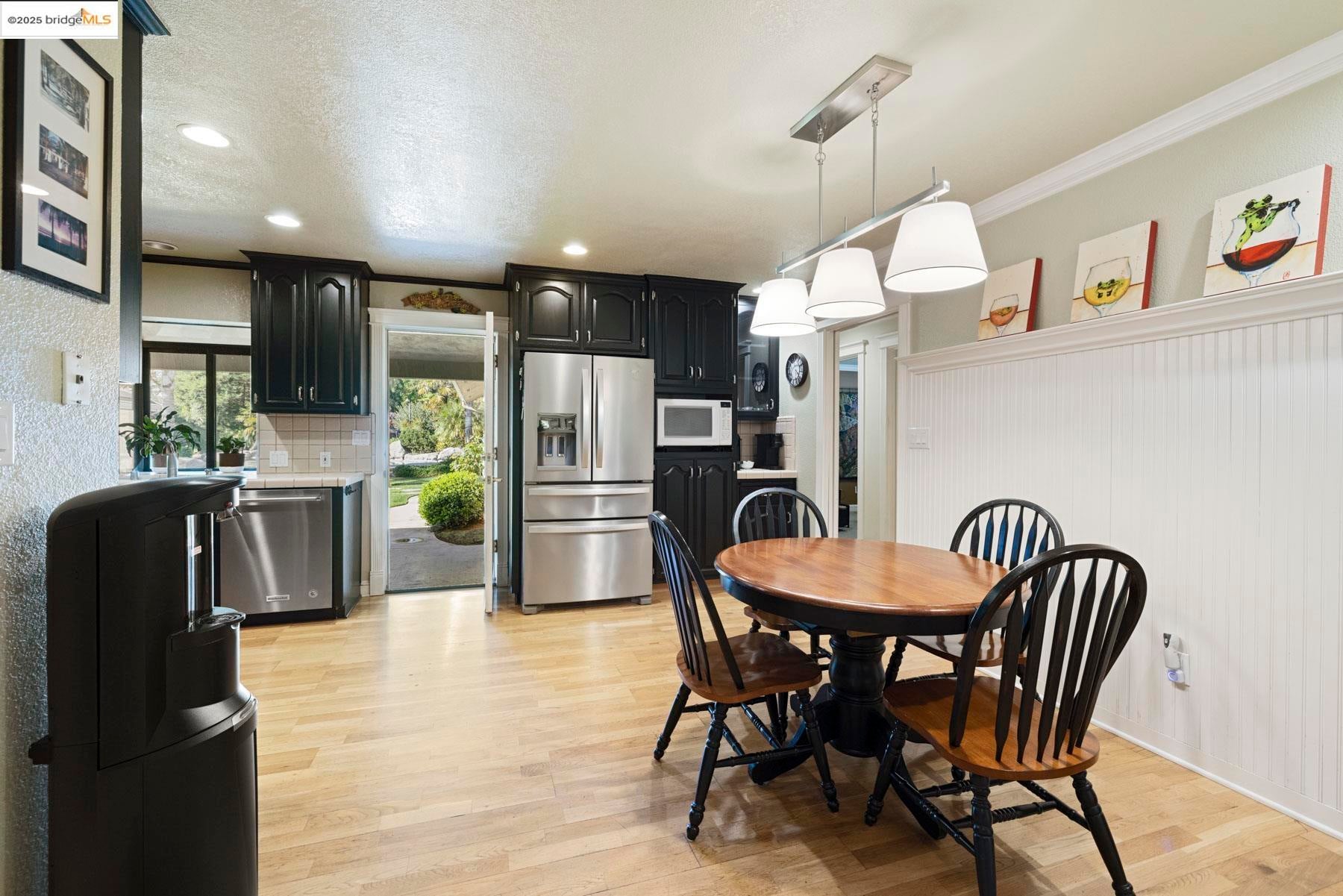 Lodi, California, 95240, United States, 3 Bedrooms Bedrooms, ,4 BathroomsBathrooms,Residential,Active,1952464