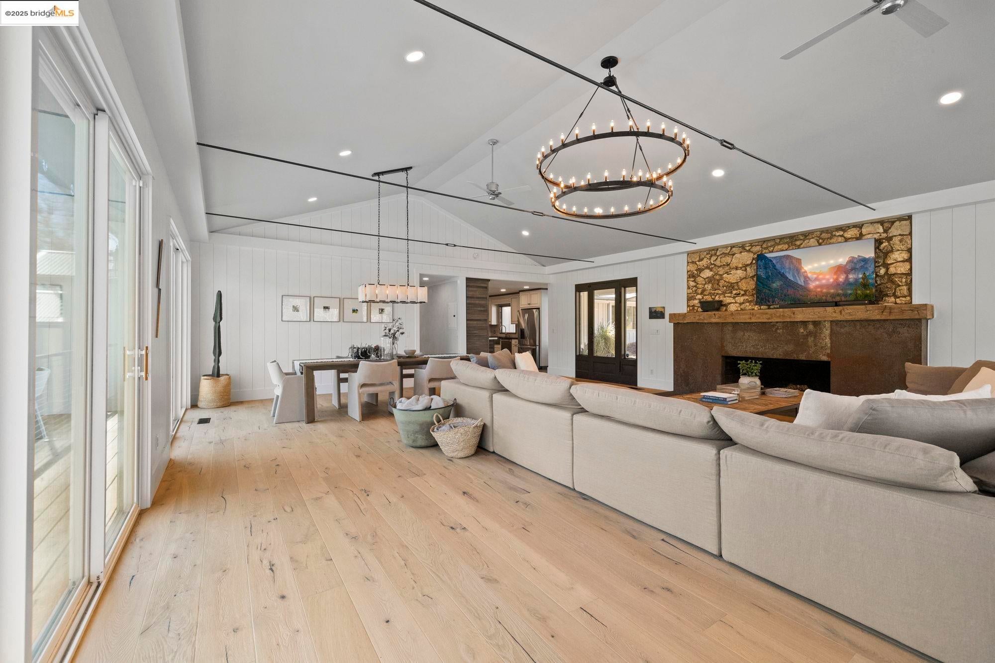 Angels Camp, California, 95222, United States, 4 Bedrooms Bedrooms, ,4 BathroomsBathrooms,Residential,Active,1748796