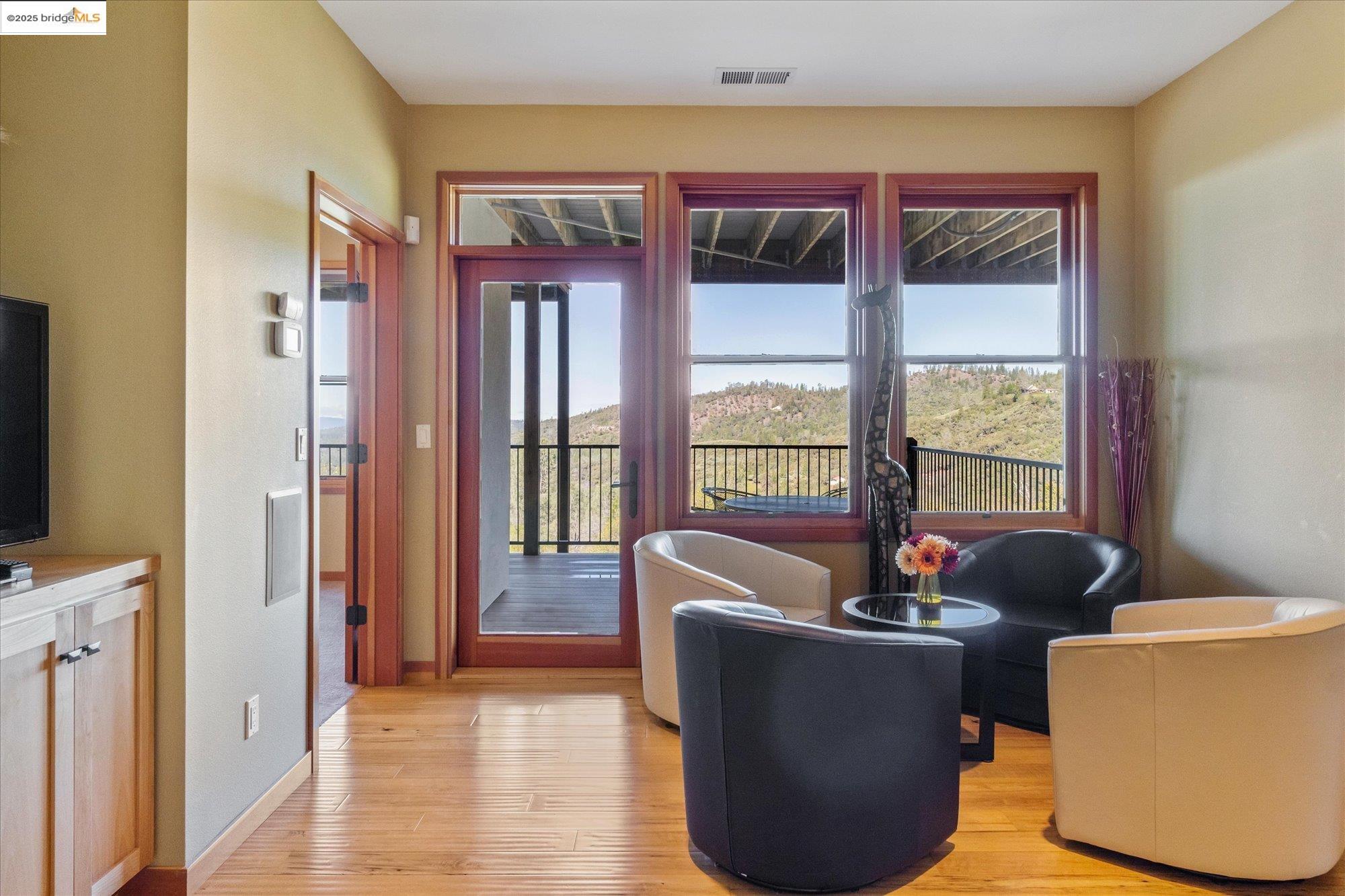 Murphys, California, 95247, United States, 4 Bedrooms Bedrooms, ,5 BathroomsBathrooms,Residential,Active,1987260