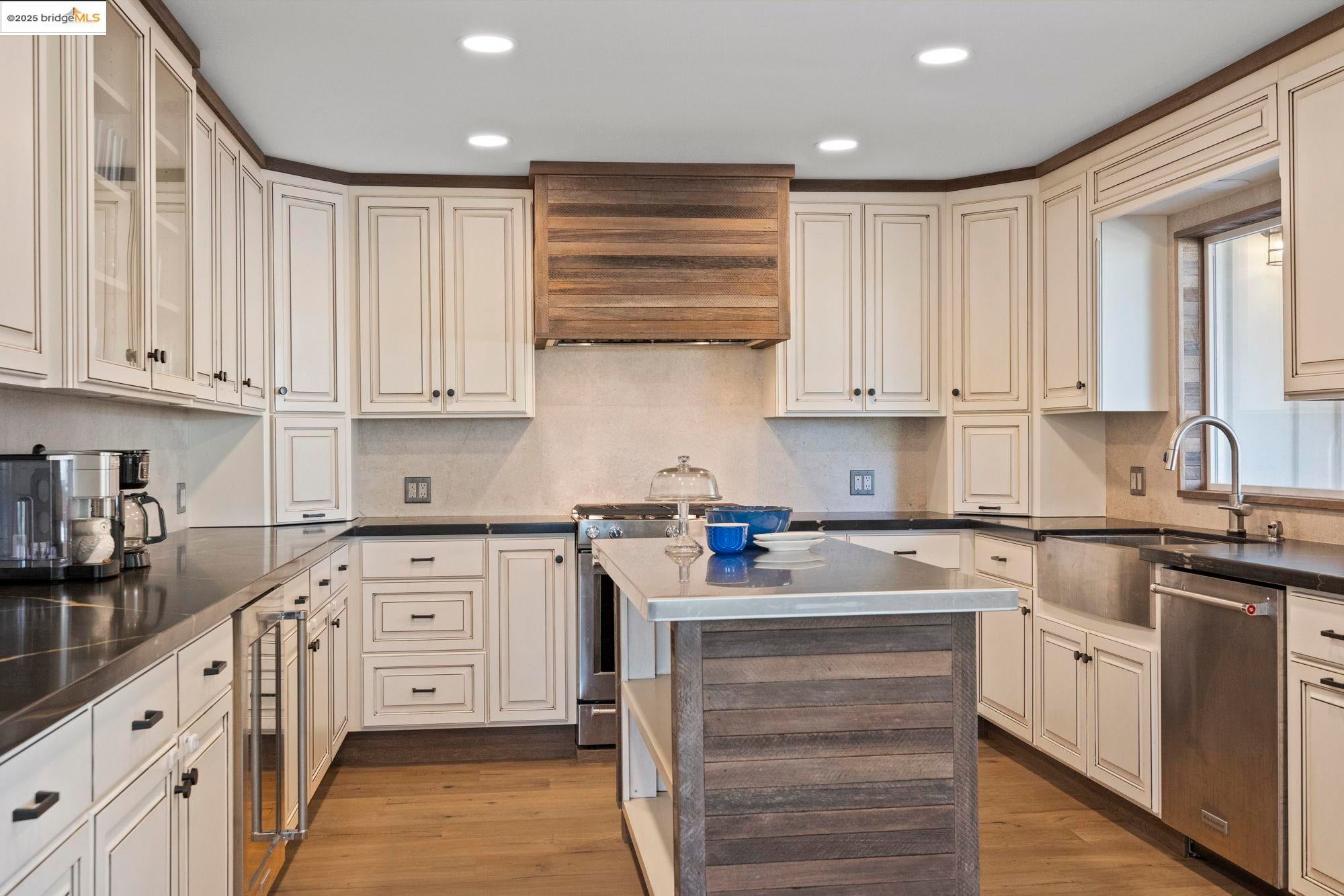 Angels Camp, California, 95222, United States, 4 Bedrooms Bedrooms, ,4 BathroomsBathrooms,Residential,Active,1748796