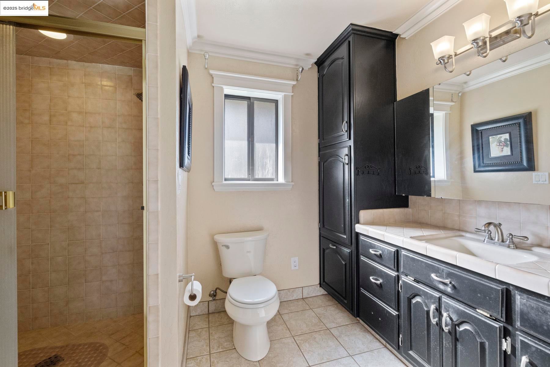 Lodi, California, 95240, United States, 3 Bedrooms Bedrooms, ,4 BathroomsBathrooms,Residential,Active,1952464