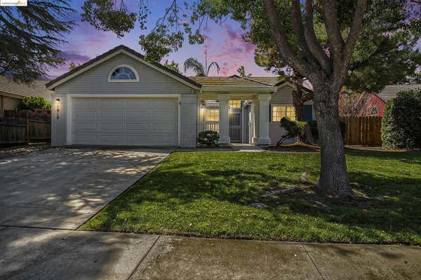 1016 LOURENCE DR, TRACY, CA 95376, photo 4 of 27