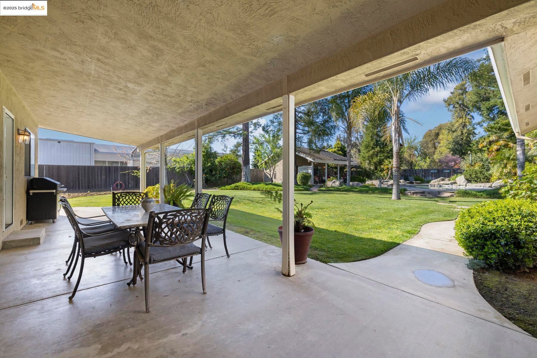 Lodi, California, 95240, United States, 3 Bedrooms Bedrooms, ,4 BathroomsBathrooms,Residential,Active,1952464