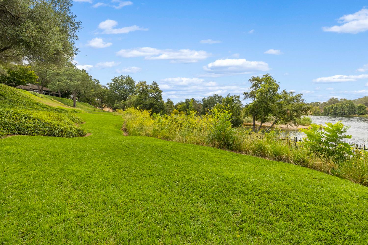 Carmichael, California, 95608, United States, 4 Bedrooms Bedrooms, ,3 BathroomsBathrooms,Residential,Active,2007341