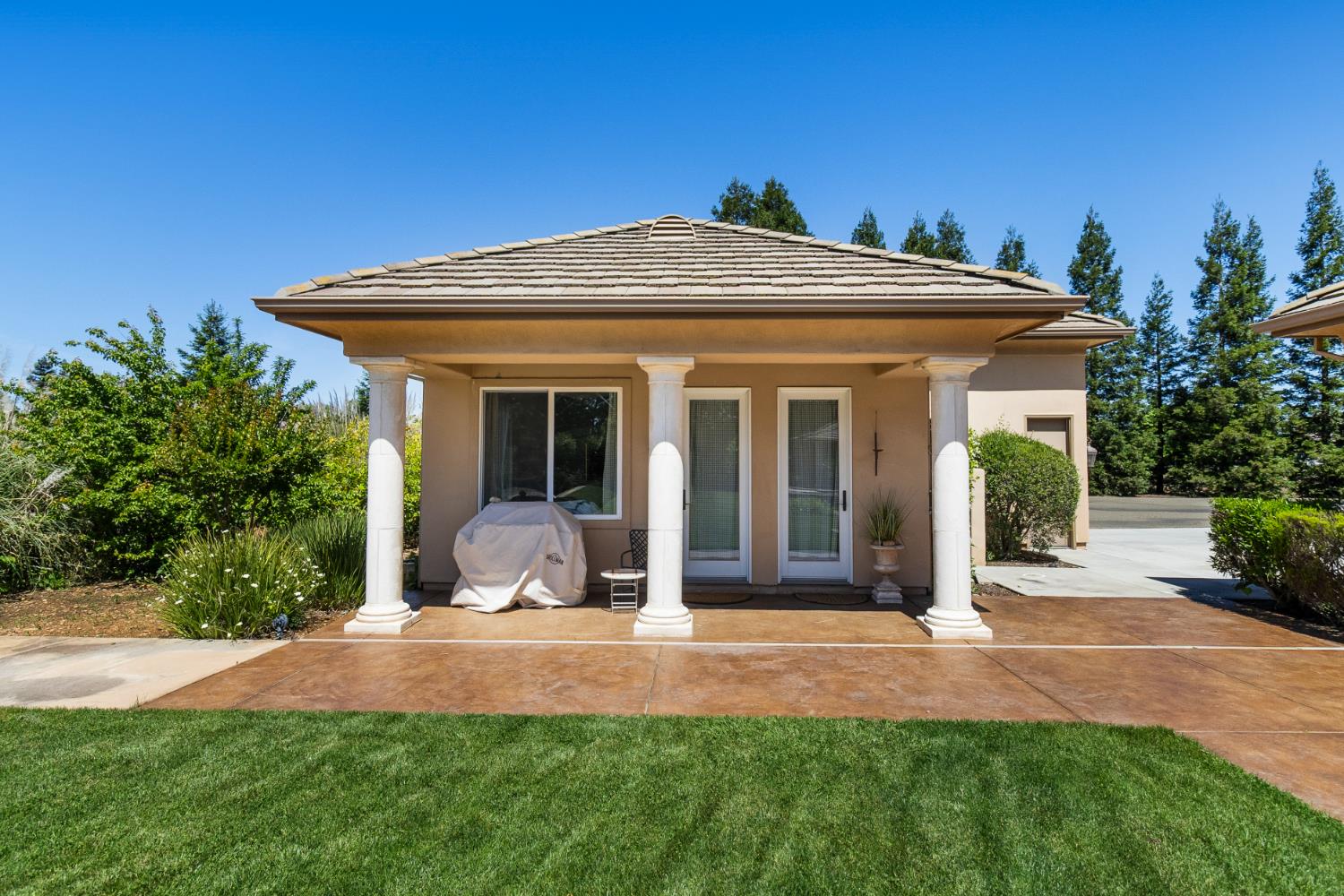 Sacramento, California, 95830, United States, 4 Bedrooms Bedrooms, ,4 BathroomsBathrooms,Residential,Active,2045041