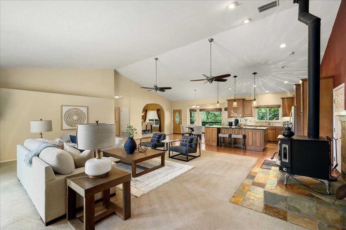 Newcastle, California, 95658, United States, 3 Bedrooms Bedrooms, ,3 BathroomsBathrooms,Residential,Active,1798198