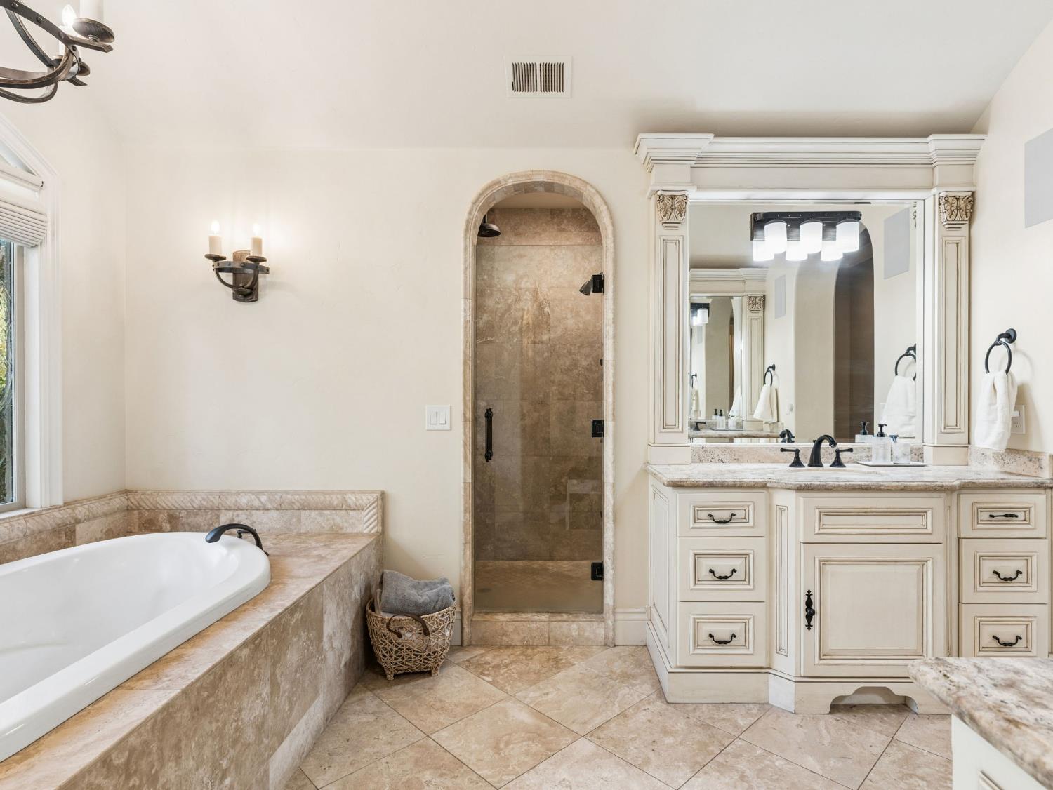 Granite Bay, California, 95746, United States, 5 Bedrooms Bedrooms, ,7 BathroomsBathrooms,Residential,Active,2028537