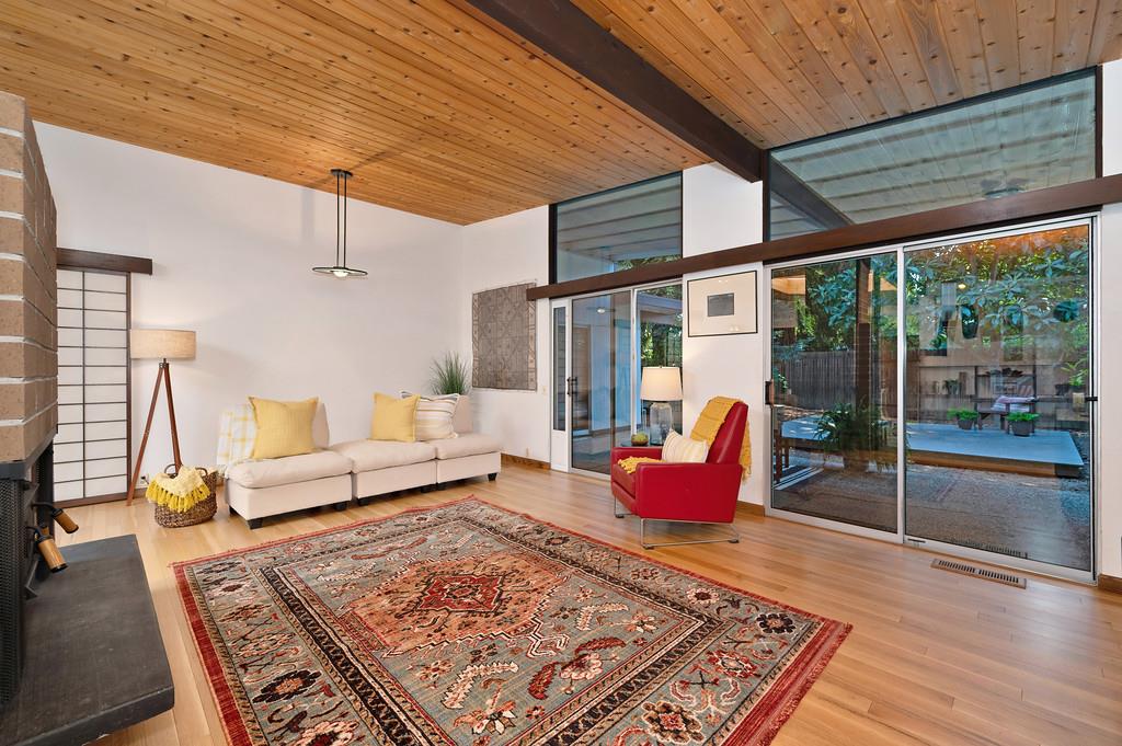 Davis, California, 95616, United States, 5 Bedrooms Bedrooms, ,2 BathroomsBathrooms,Residential,Active,1914596