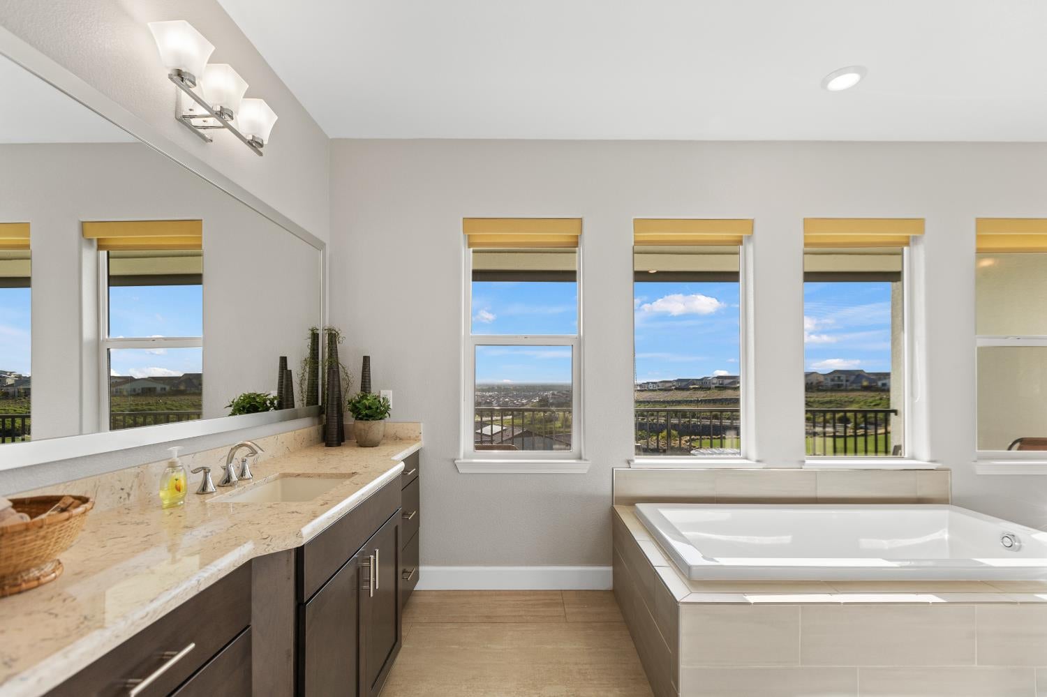 Folsom, California, 95630, United States, 4 Bedrooms Bedrooms, ,5 BathroomsBathrooms,Residential,Active,2008753