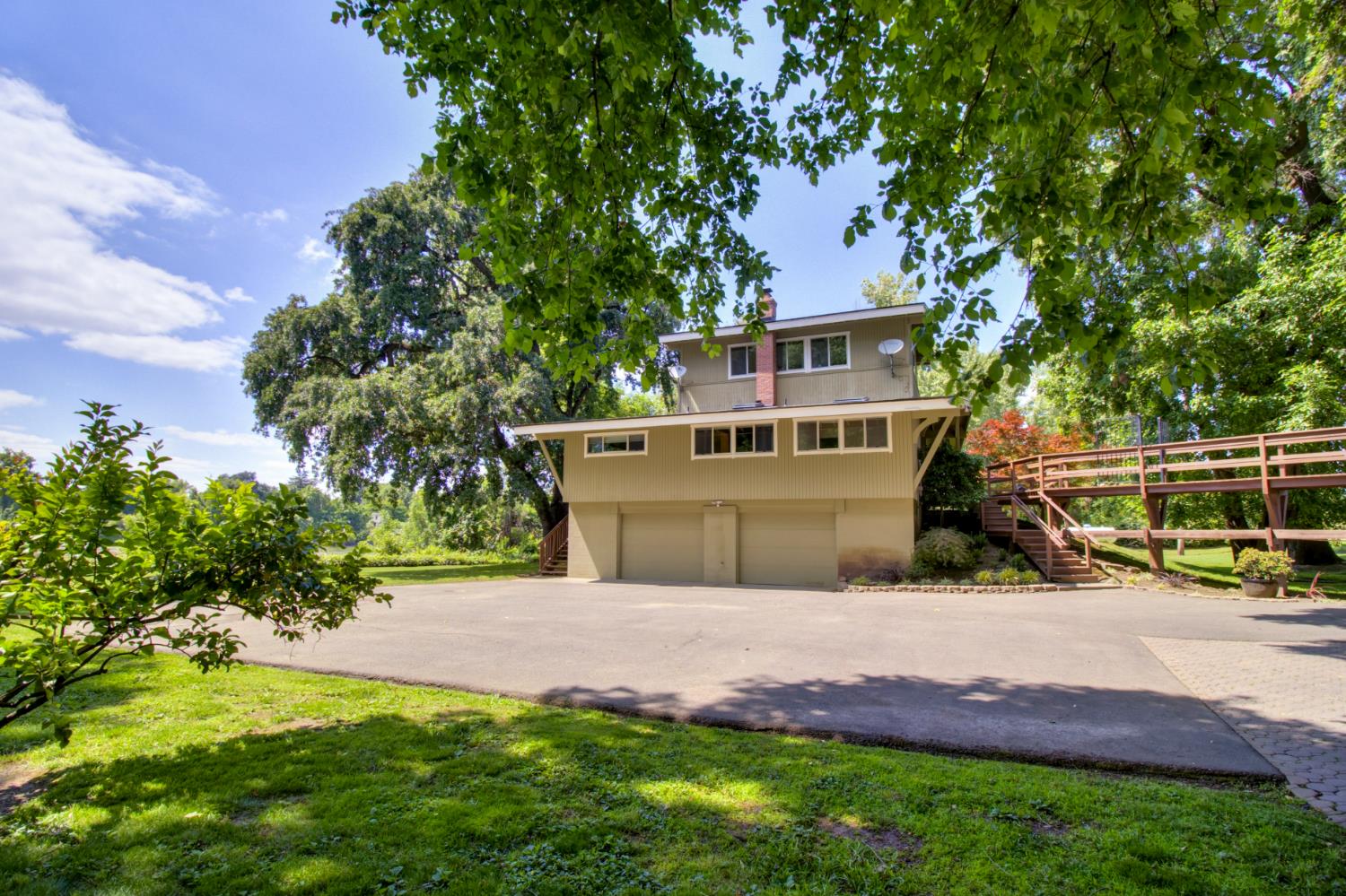 Sacramento, California, 95837, United States, 3 Bedrooms Bedrooms, ,2 BathroomsBathrooms,Residential,Active,2052080