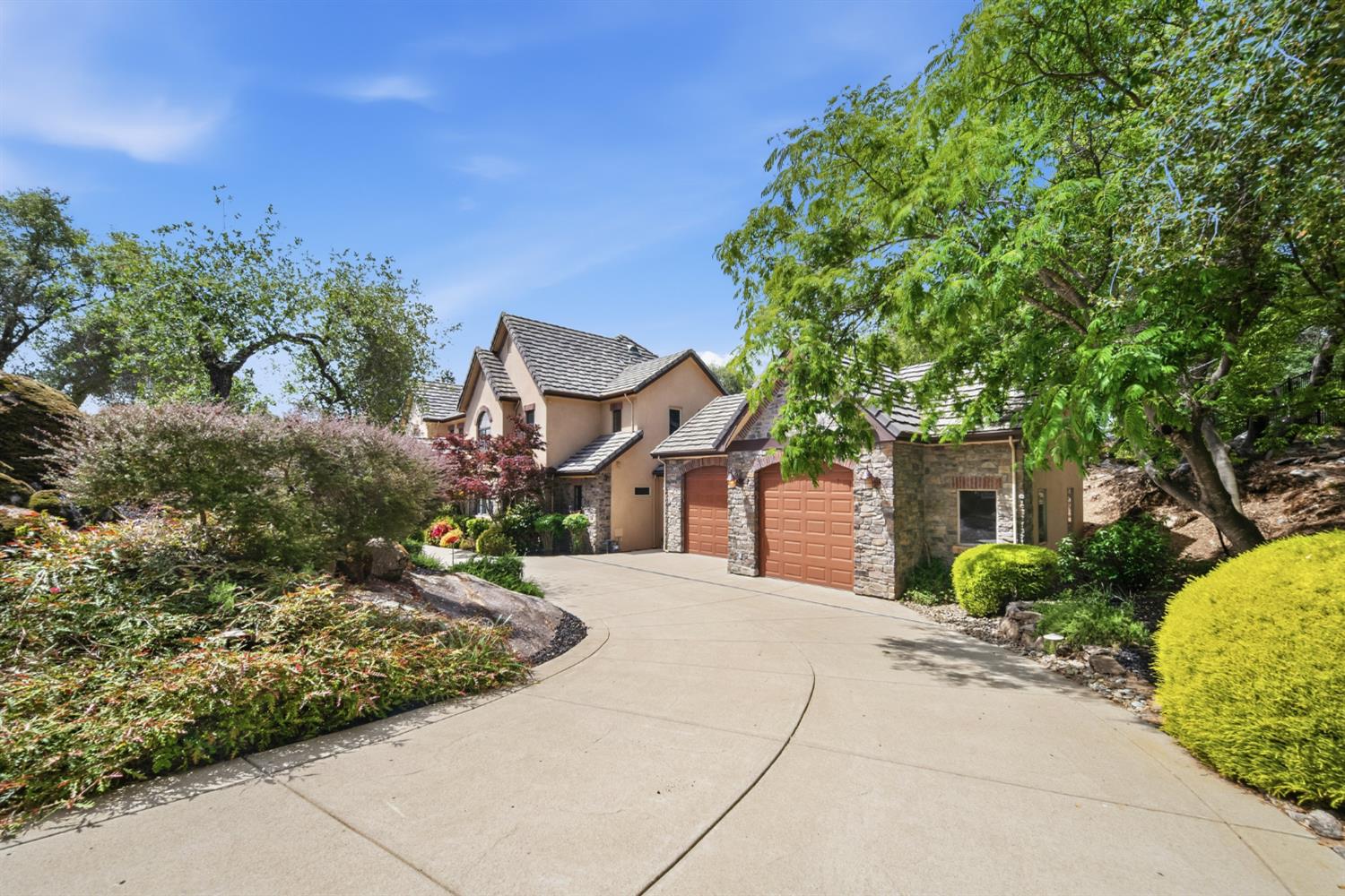 Loomis, California, 95650, United States, 5 Bedrooms Bedrooms, ,5 BathroomsBathrooms,Residential,Active,2041664