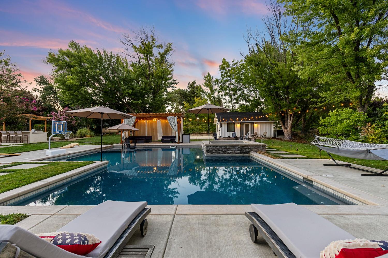 Loomis, California, 95650, United States, 3 Bedrooms Bedrooms, ,2 BathroomsBathrooms,Residential,Pending,1922290