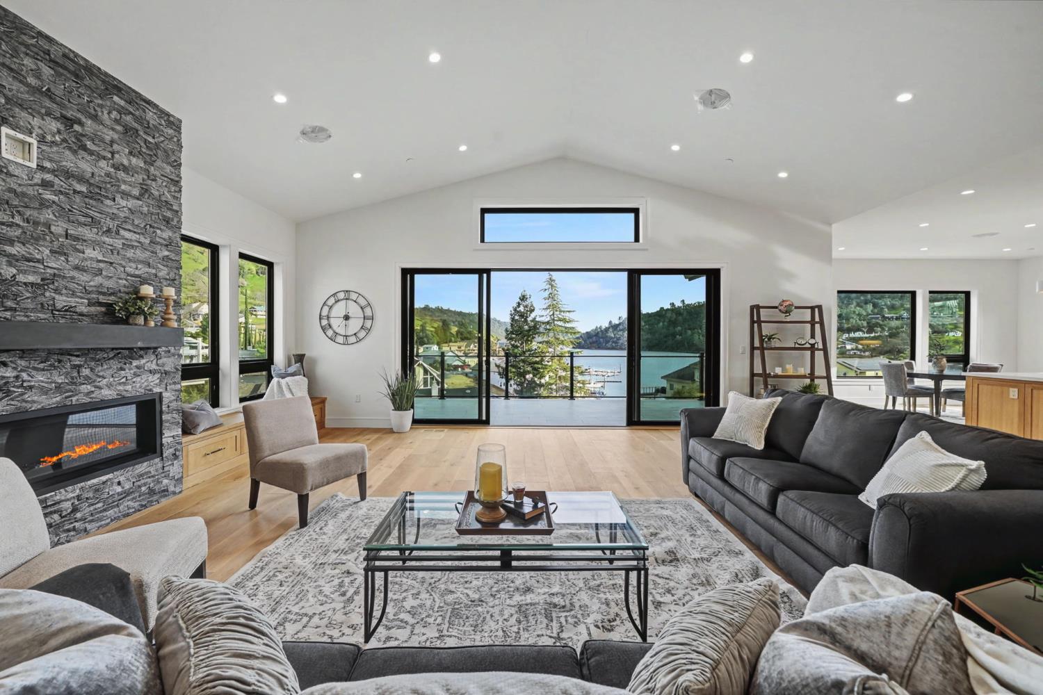 Copperopolis, California, 95228, United States, 3 Bedrooms Bedrooms, ,4 BathroomsBathrooms,Residential,Active,2044189