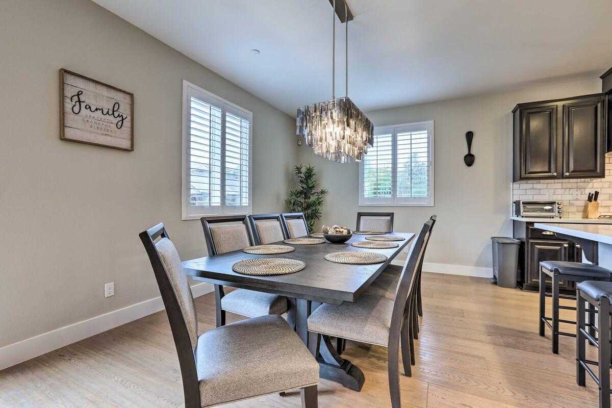 Roseville, California, 95747, United States, 5 Bedrooms Bedrooms, ,4 BathroomsBathrooms,Residential,Active,2039023